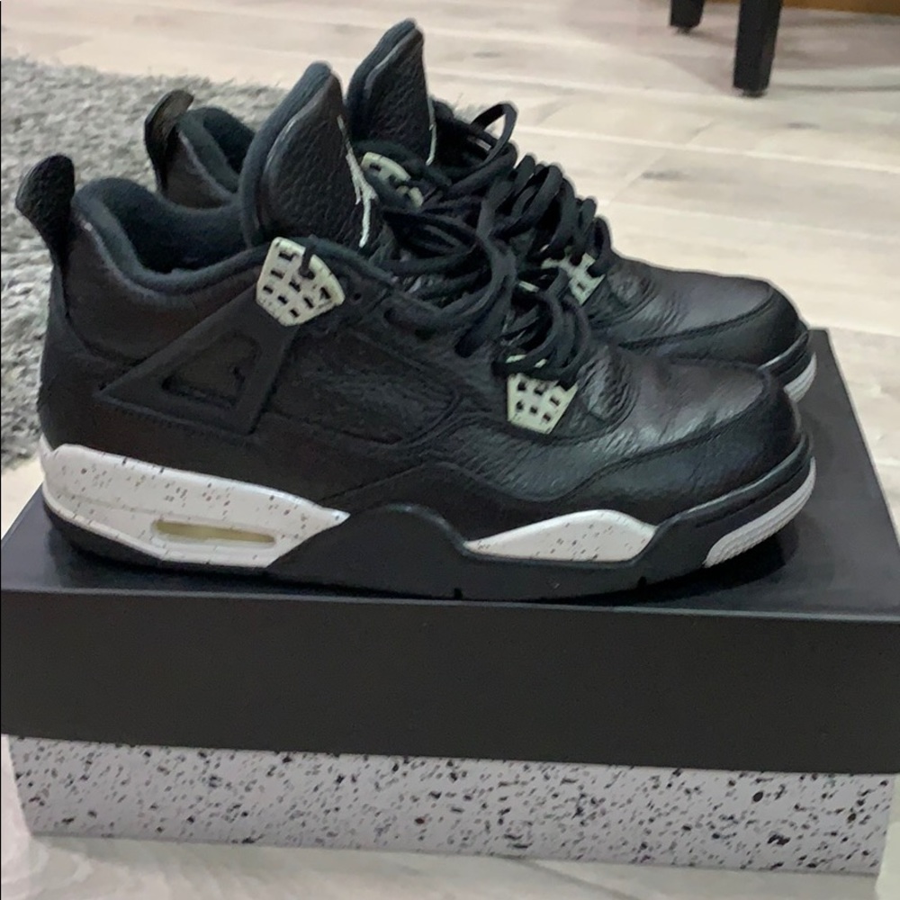 Air Jordan 4 Retro Ls size 9 - Black & Tech Grey